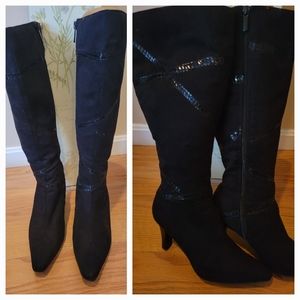 Chic black boots